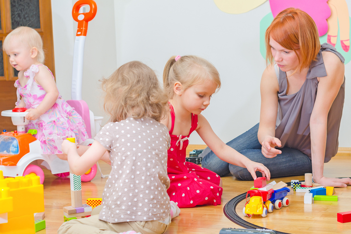 assistante maternelle et enfants