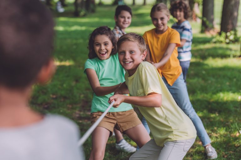 enfants en camp de vacances