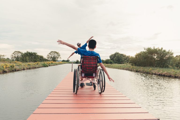 jeune handicapé en vacances